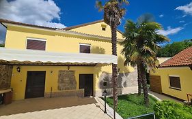 Villa Ella